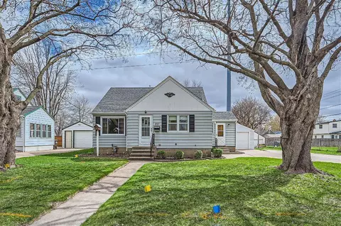 207 8th St S, South Saint Paul, MN 55075