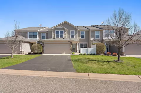 5091 149th St N #4, Hugo, MN 55038