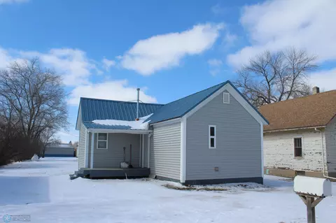208 2nd Ave NW, Ashley, ND 58413