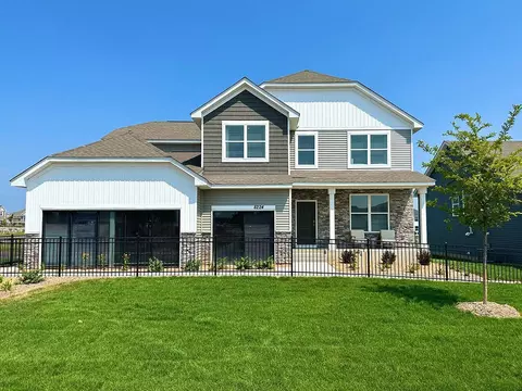 8373 Brumby Trl, Woodbury, MN 55129