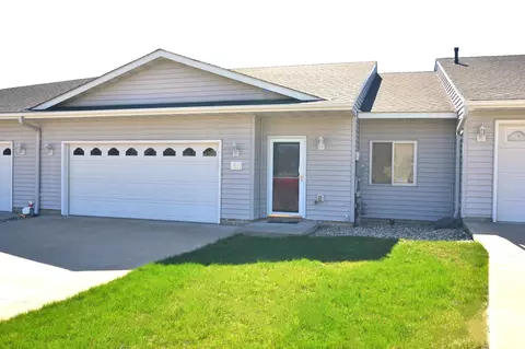 514 4th Circle Dr SE, Lonsdale, MN 55046