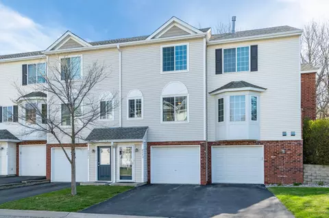 7773 Village St, Chanhassen, MN 55317