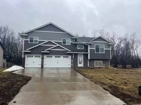 320 E Dickens St, Rush City, MN 55069