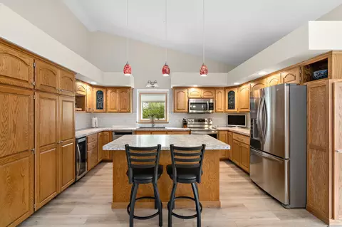 Kitchen - 9430 Lakeside Trl, Champlin, MN 55316 photo 2 of 5