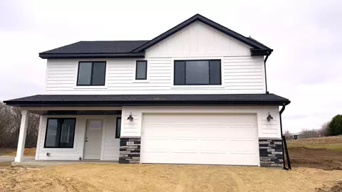 330 Sweetwater Ct, Saint Charles, MN 55972