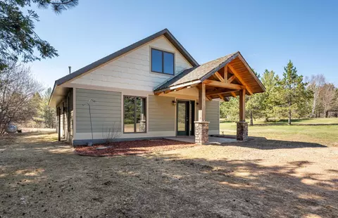 22285 Kolp Rd, Grand Rapids, MN 55744