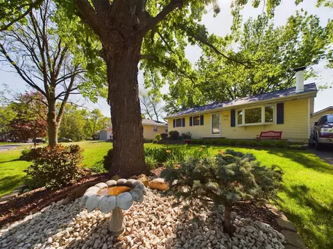 9712 6th St NE, Blaine, MN 55434