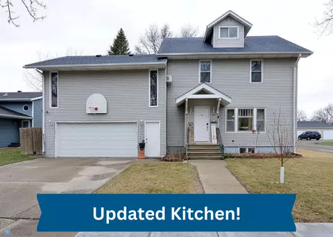 1533 16th St S, Fargo, ND 58103