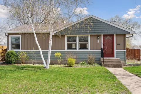 1074 Finn St S, Saint Paul, MN 55116