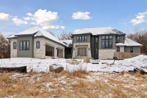 21461 Crescent Curv, Lakeville, MN 55044