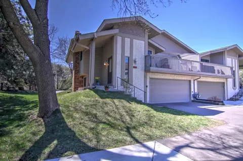 9801 Dorset Ln, Eden Prairie, MN 55347