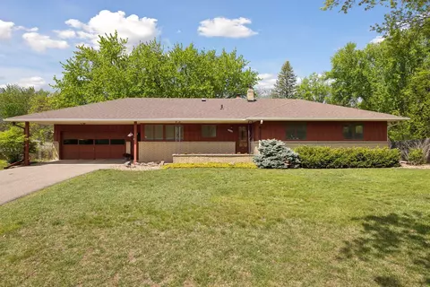 5520 Holiday Rd, Minnetonka, MN 55345