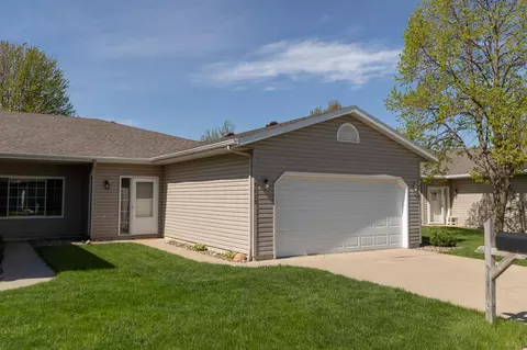 5633 White Oaks Ln NW, Rochester, MN 55901
