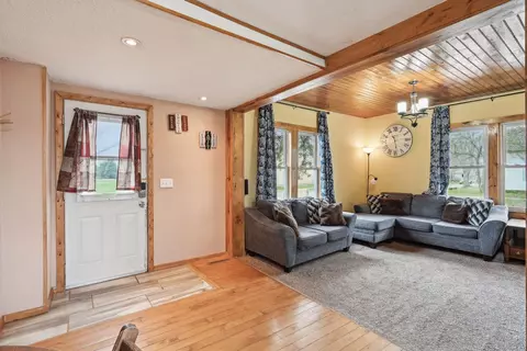 Living - 305 3rd Ave SE, Milaca, MN 56353 photo 2 of 6