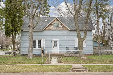 305 3rd Ave SE, Milaca, MN 56353
