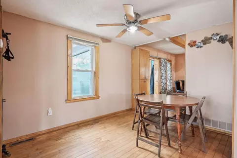 Dining - 305 3rd Ave SE, Milaca, MN 56353 photo 2 of 3