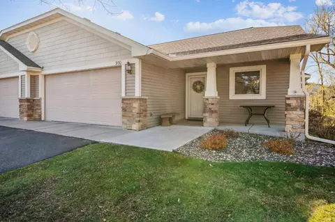 950 Keystone Ct N #4, Hudson, WI 54016