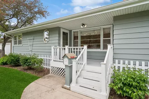 818 N High St, Lake City, MN 55041