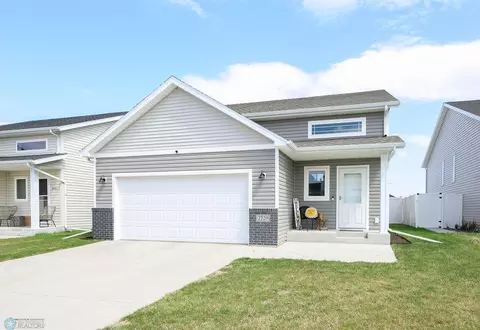 2729 Divide St W, West Fargo, ND 58078