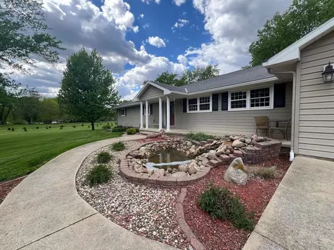 39615 225th St, Winnebago, MN 56098