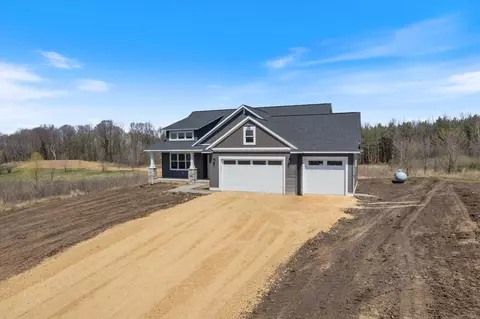 Exterior - 2124 21st Ave, Baldwin, WI 54002 photo 2 of 8