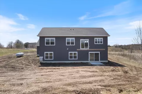 Exterior - 2124 21st Ave, Baldwin, WI 54002 photo 6 of 8