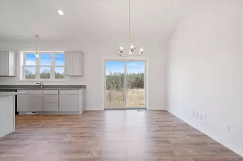 Dining - 2124 21st Ave, Baldwin, WI 54002 photo 1 of 1