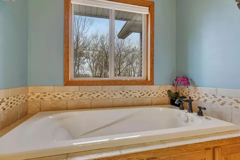 Bath - 21173 Westbrook Dr, Cold Spring, MN 56320 photo 2 of 4