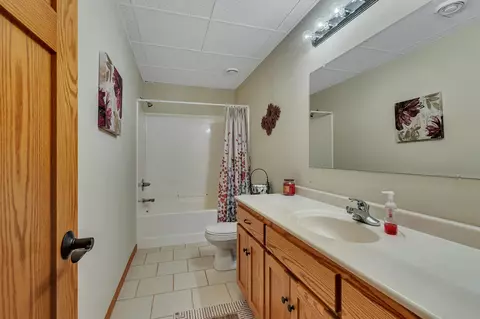 Bath - 21173 Westbrook Dr, Cold Spring, MN 56320 photo 4 of 4