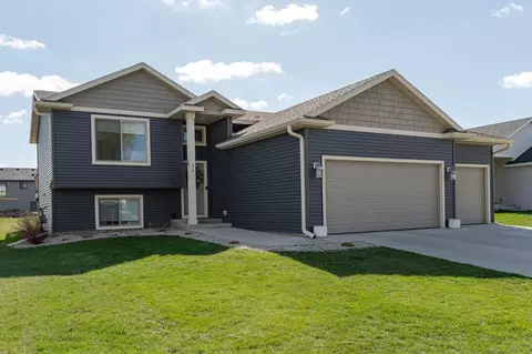 96 5th Ave SE, Kasson, MN 55944