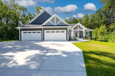 14303 Oakwood Road Ext, Minnetonka, MN 55345