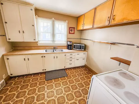 645 E James St, Ely, MN 55731 photo 10