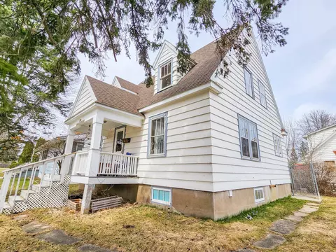 645 E James St, Ely, MN 55731 photo 2