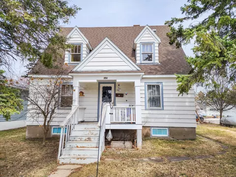 645 E James St, Ely, MN 55731