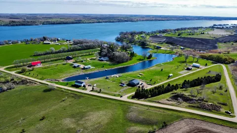 48116 Grace Ln, Big Stone City, SD 57216
