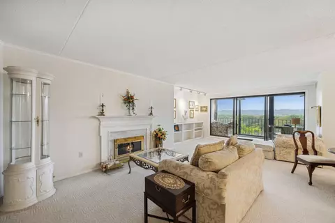 1101 Sibley Memorial Hwy #405, Lilydale, MN 55118