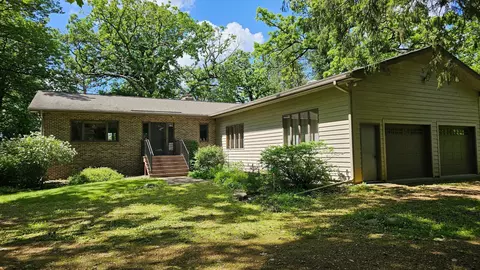 611 Old Mill Rd, Hudson, WI 54016