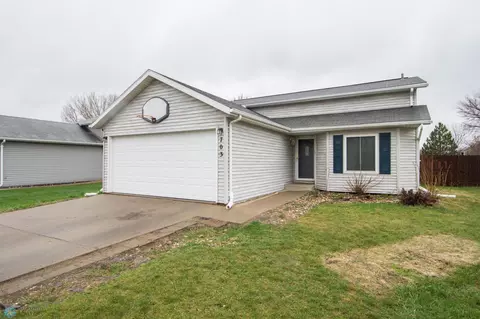 703 47 12 St S, Fargo, ND 58103