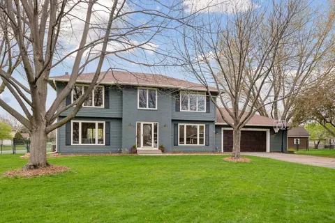 8459 Monterey Ct, Eden Prairie, MN 55347