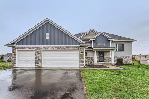 29248 Wildwood Rd, Chisago City, MN 55013