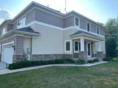 524 Sutherland Dr, Woodbury, MN 55129
