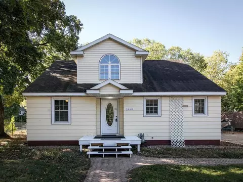 210 Wabasha St, Saint Peter, MN 56082