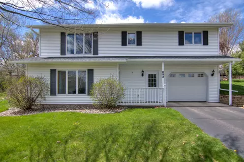 893 Maple Dr, Osceola, WI 54020