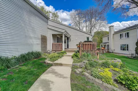 7352 Landau Dr, Bloomington, MN 55438