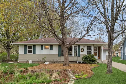 4224 Moonstone Dr, Eagan, MN 55122