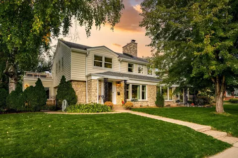 1717 Ford Pkwy, Saint Paul, MN 55116