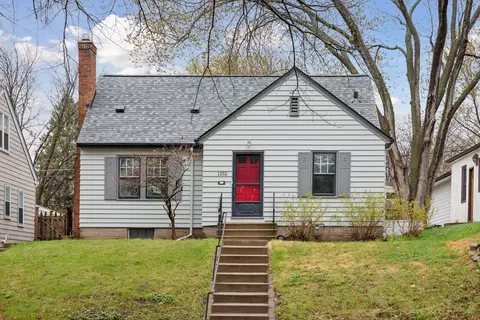 1252 Jefferson Ave, Saint Paul, MN 55105