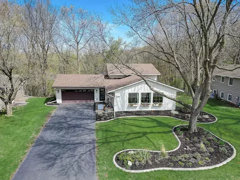 10280 Amsden Way, Eden Prairie, MN 55347