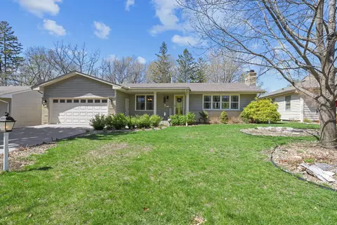 3715 Zenith Ave N, Robbinsdale, MN 55422