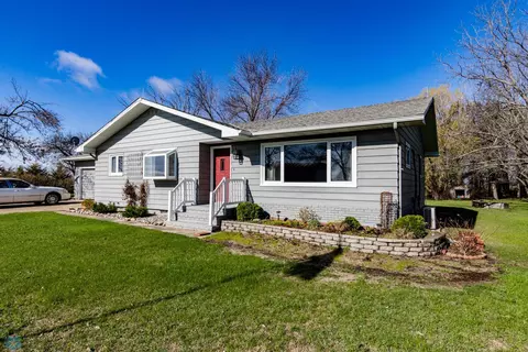 13618 57th St SE, Enderlin, ND 58027 photo 2
